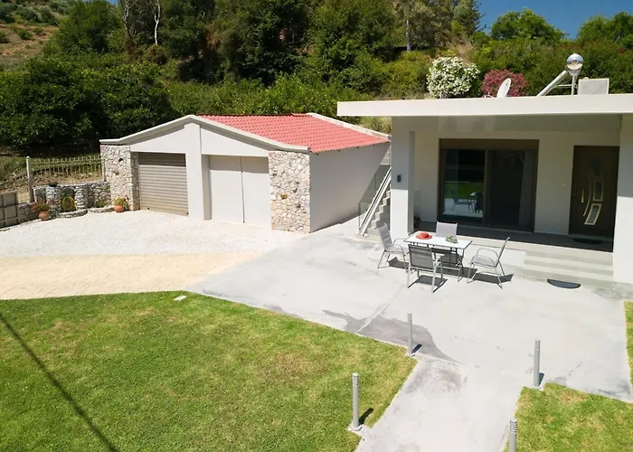 Villa Emily In Countryside